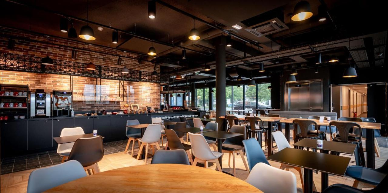 Ibis Budget Valenciennes Petite-Foret Exterior photo